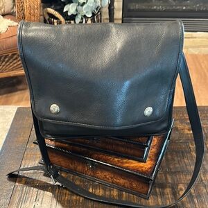 Sleek Black Leather Shoulder Bag
